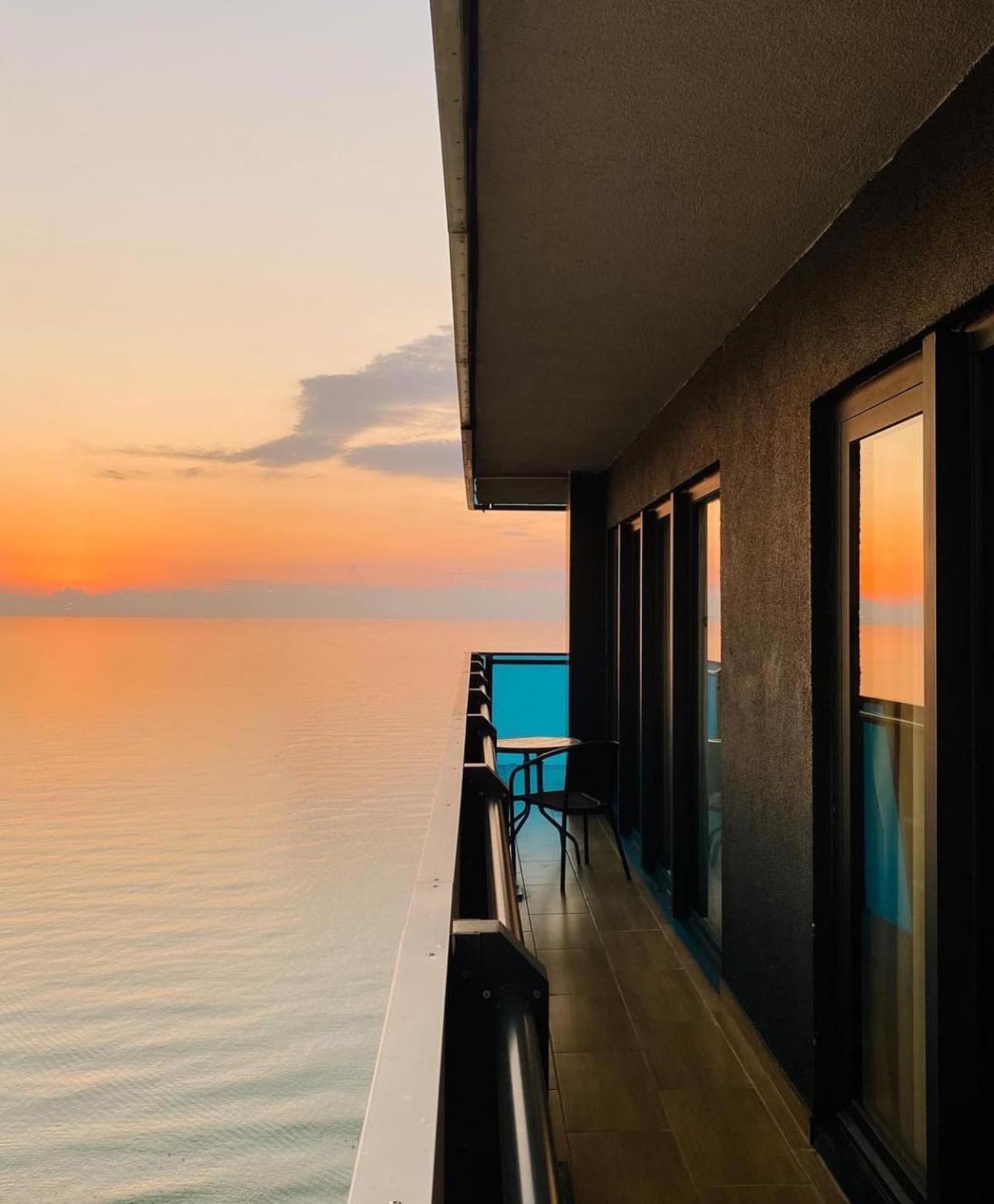 Luxury Panorama Sea View Apartment & Central באטומי מראה חיצוני תמונה