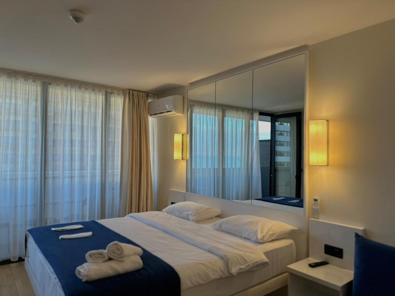 Luxury Panorama Sea View Apartment & Central באטומי מראה חיצוני תמונה